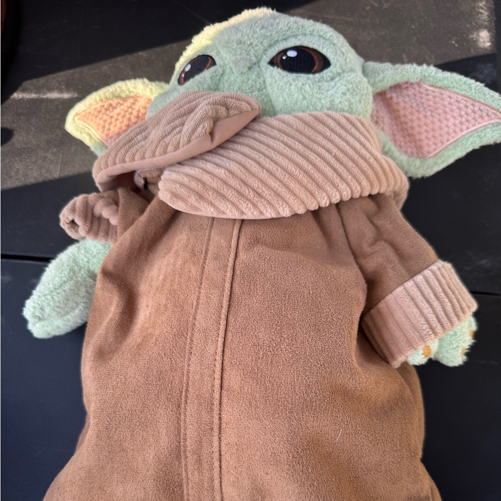 Star Wars The Child Baby Yoda Scentsy Buddy with The Mandalorian